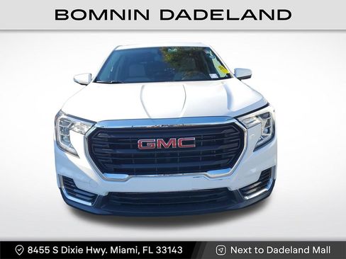 Used 2022 GMC Terrain SLE image 3
