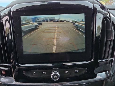 Used 2018 Chevrolet Traverse LT w/ LPO, Black Accent Package image 23