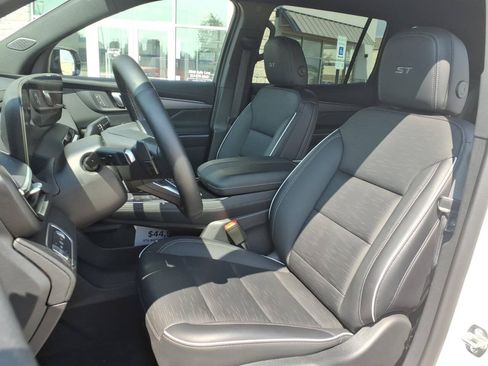 Used 2026 Buick Enclave Sport Touring FWD image 19
