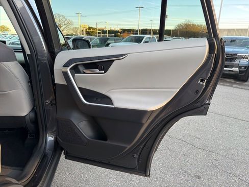 Used 2025 Toyota RAV4 XLE image 19