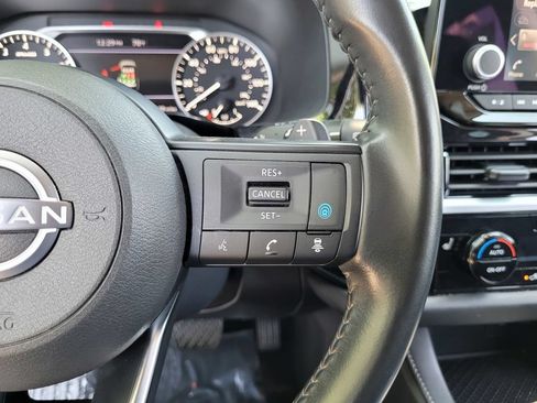 Used 2024 Nissan Pathfinder SV AWD/4WD image 24
