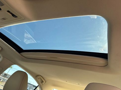 Used 2013 Lexus ES 350 w/ Luxury Pkg image 23