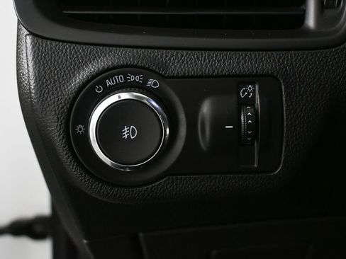 Used 2019 Buick Envision Essence image 9