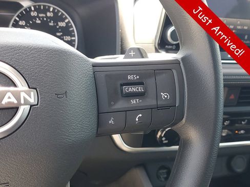Used 2025 Nissan Rogue S AWD/4WD image 24