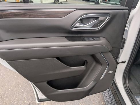 Used 2024 Chevrolet Tahoe Z71 w/ Z71 Off-Road Package image 11