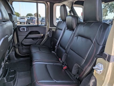 Used 2025 Jeep Wrangler Unlimited Rubicon AWD/4WD image 26
