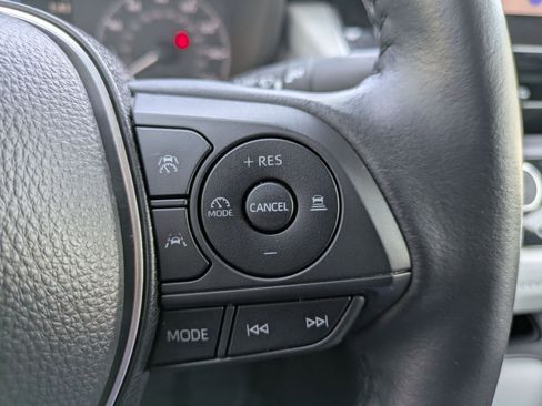 Used 2024 Toyota Corolla SE image 16