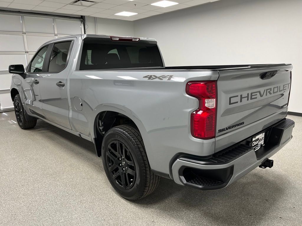 Used 2024 Chevrolet Silverado 1500 Custom w/ Dark Appearance Package AWD/4WD image 8
