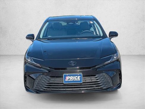 Used 2025 Toyota Camry LE w/ Convenience Package FWD image 2