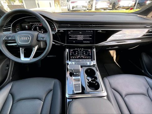 Used 2025 Audi Q7 3.0T Premium Plus image 12