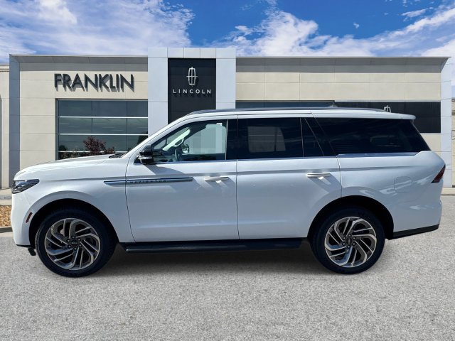 New 2026 Lincoln Navigator Premiere AWD/4WD image 4