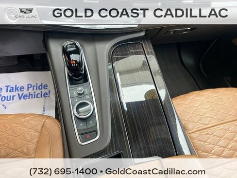 Certified 2022 Cadillac Escalade Premium Luxury AWD/4WD image 32
