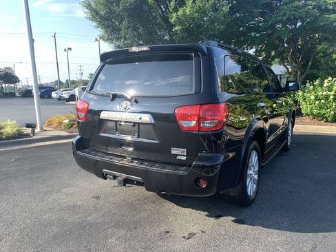 Used 2017 Toyota Sequoia Platinum AWD/4WD image 8