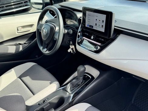 Used 2025 Toyota Corolla LE FWD image 11