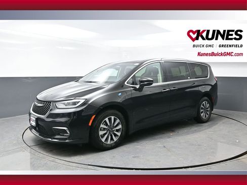 Used 2024 Chrysler Pacifica Select FWD image 8