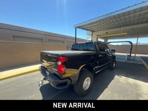 Used 2022 Chevrolet Silverado 1500 High Country w/ Technology Package RWD image 4