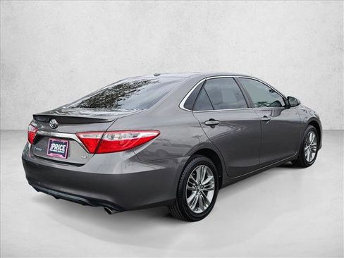 Used 2016 Toyota Camry SE image 4