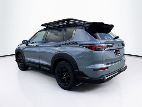 New 2026 Mitsubishi Outlander SE image 5