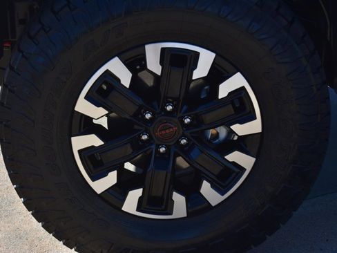 Used 2024 Nissan Frontier PRO-4X w/ Pro Convenience Package image 10