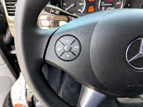 Used 2017 Mercedes-Benz Sprinter 2500 image 15