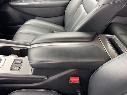 Used 2023 Nissan Murano SV image 14