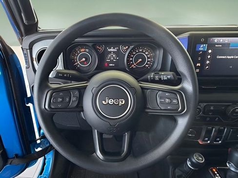 Used 2025 Jeep Wrangler Sport image 21