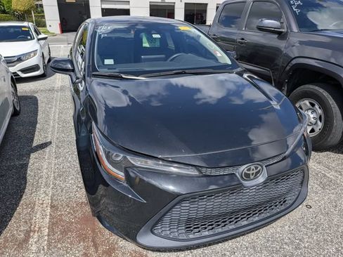 Certified 2022 Toyota Corolla LE FWD image 1