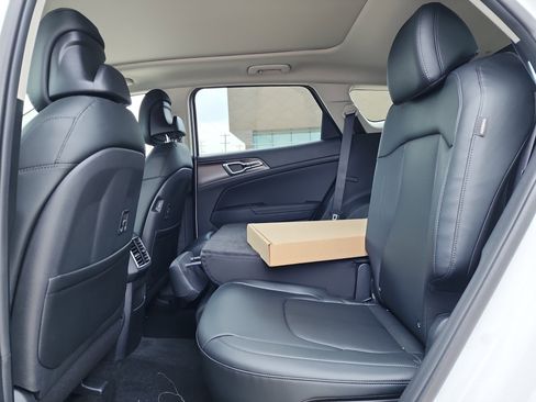 New 2026 Kia Sportage EX w/ EX Panorama Roof Package image 6