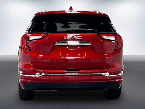 Used 2024 GMC Terrain Denali w/ Denali Premium Package AWD/4WD image 7