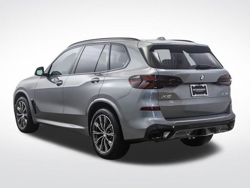 New 2026 BMW X5 xDrive40i w/ M Sport Package AWD/4WD image 3
