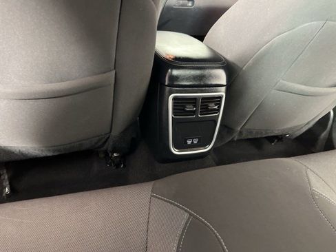 Used 2022 Dodge Charger SXT image 38