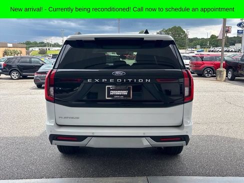Used 2026 Ford Expedition Platinum w/ Driver's Package AWD/4WD image 25