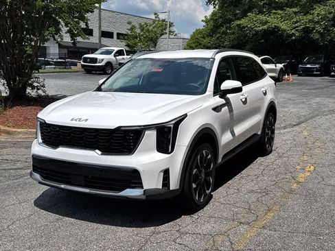 Certified 2025 Kia Sorento EX AWD/4WD image 2