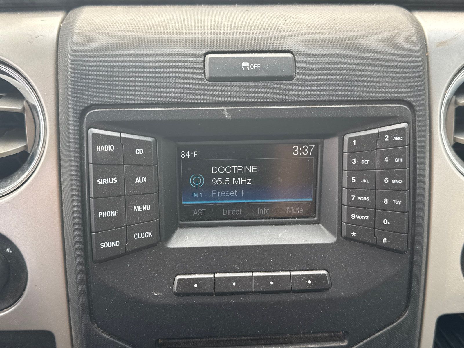Used 2014 Ford F150 XLT w/ Equipment Group 302A Luxury AWD/4WD image 21