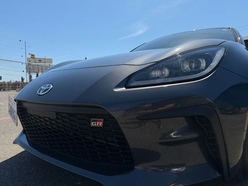 Used 2025 Toyota GR86 w/ ALL Weather Mat Package (TMS) RWD image 33