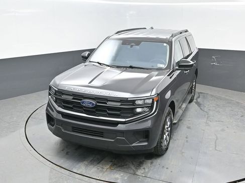 Used 2025 Ford Expedition Active image 19