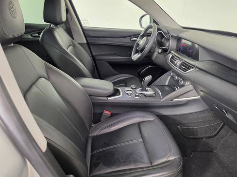 Used 2020 Alfa Romeo Stelvio Sport w/ Quick Order Package 22J Sport AWD/4WD image 34