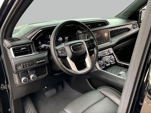 Used 2023 GMC Yukon Denali RWD image 18