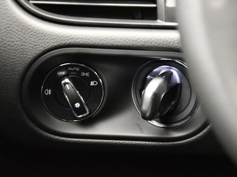 Used 2025 Porsche Macan image 23