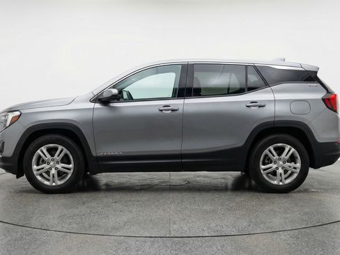 Used 2024 GMC Terrain SLE image 5