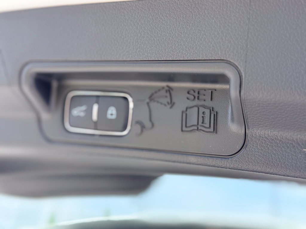 New 2026 Ford Explorer Active w/ Active Comfort Package RWD image 8