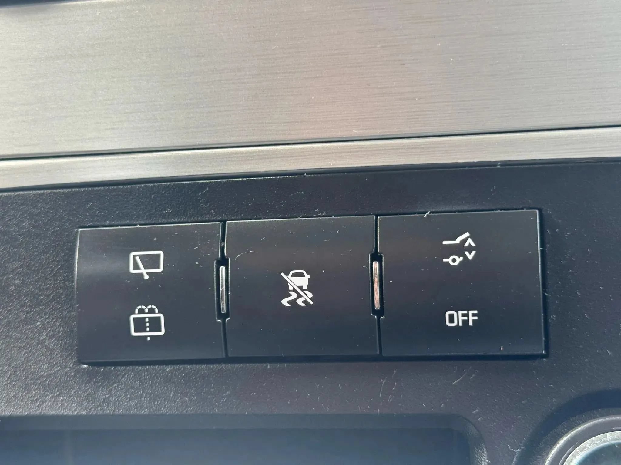 Used 2011 GMC Acadia SLE FWD image 30