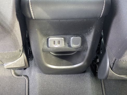 Used 2022 Chevrolet Colorado LT image 15