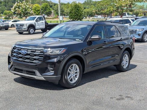 New 2026 Ford Explorer Active RWD image 2
