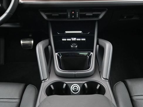 Used 2026 Porsche Cayenne GTS AWD/4WD image 10