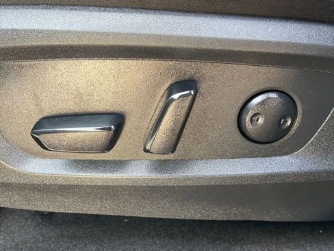 Used 2024 Nissan Pathfinder Platinum w/ Cargo Package image 18