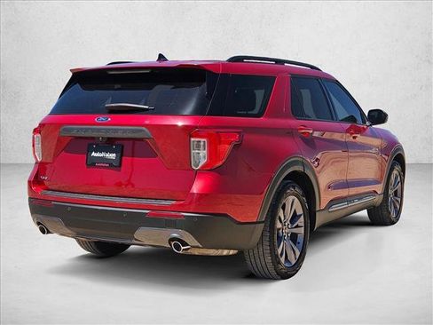 Used 2022 Ford Explorer XLT w/ Equipment Group 202A RWD image 5