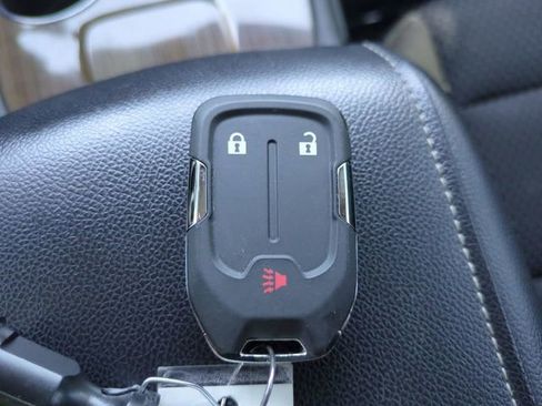 Used 2021 GMC Acadia SLE w/ LPO, Cargo Package image 29