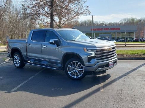 Used 2023 Chevrolet Silverado 1500 High Country w/ Technology Package image 2