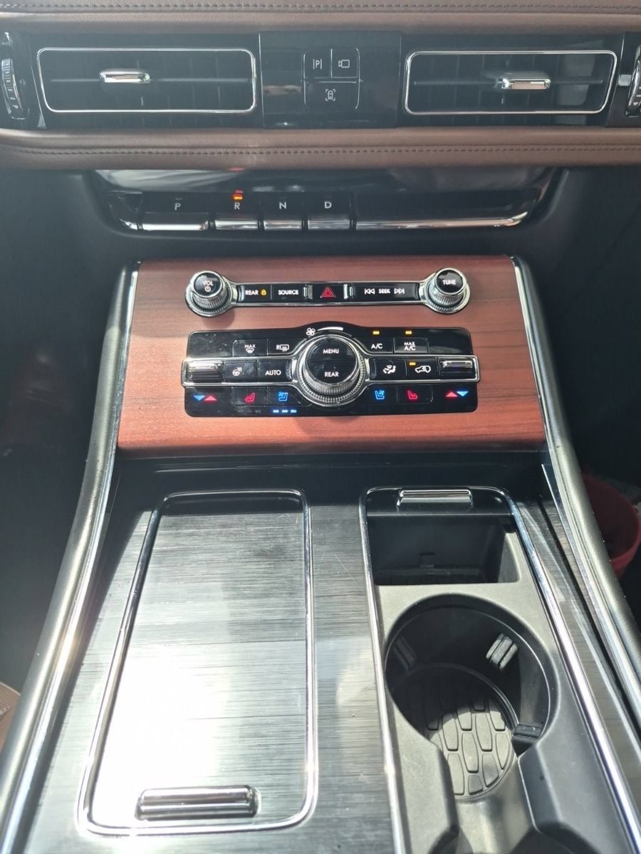 Used 2023 Lincoln Aviator Reserve w/ Elements Package Plus RWD image 20